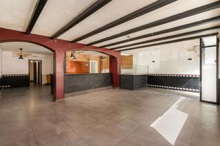 Business premise in Del montseny 16. Oportunidad! local comercial ideal para barrestaurante  ubicació