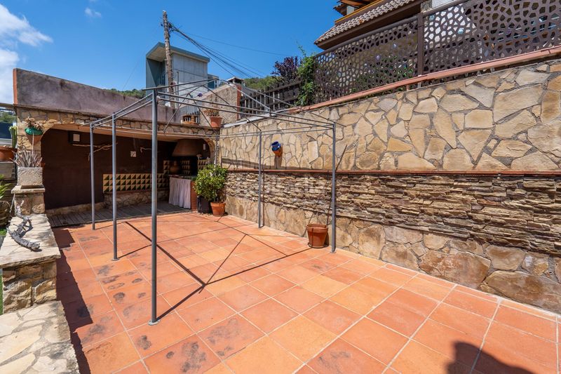 Foto 9f48bc1d-60b1-4d1b-92e5-7d3efc6f610f. Casa adosada casa esquinera en venta en la palma de cervelló con jardín, piscina, soleada, exterior, zona barbacoa, terrazas, garaje en Palma de Cervelló (La)