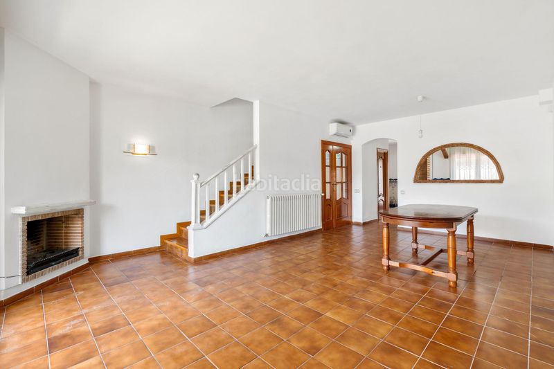 Foto f1d3c383-b1c7-416a-b768-ed89e8765d7d. Casa adosada casa esquinera en venta en la palma de cervelló con jardín, piscina, soleada, exterior, zona barbacoa, terrazas, garaje en Palma de Cervelló (La)