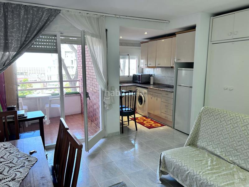 Foto df738f64-abdf-4d70-a8ec-39e9cffbdafe. Estudio en Centre Lloret de Mar