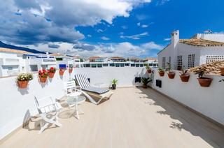 Pis  Av jose banus-pto banus. A poca distancia de la playa y del puerto deportivo de puerto ba