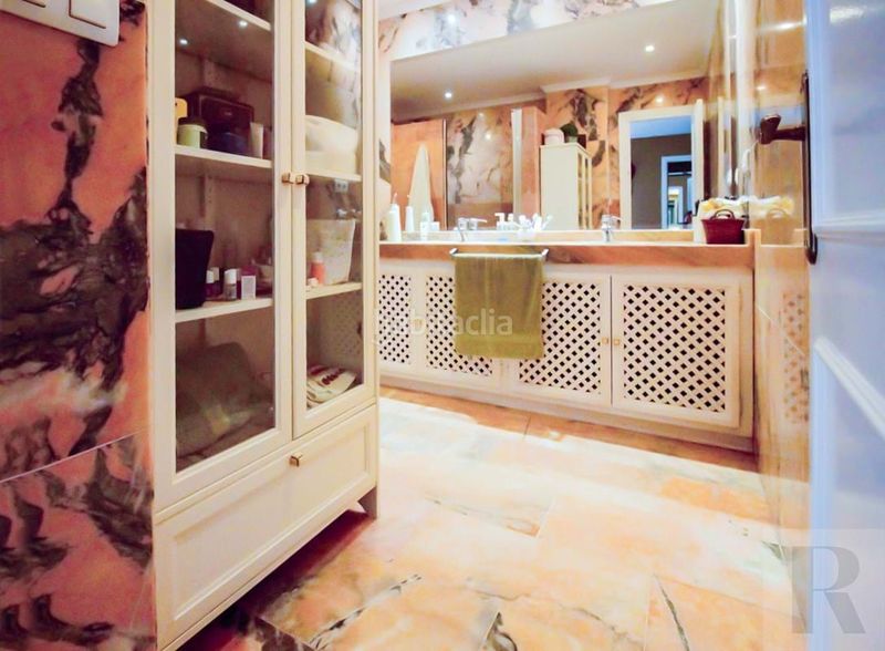 Foto bb86b26f-e8ee-42a2-abfe-f2966a107c7c. Etagenwohnung in Nueva Andalucía centro Marbella