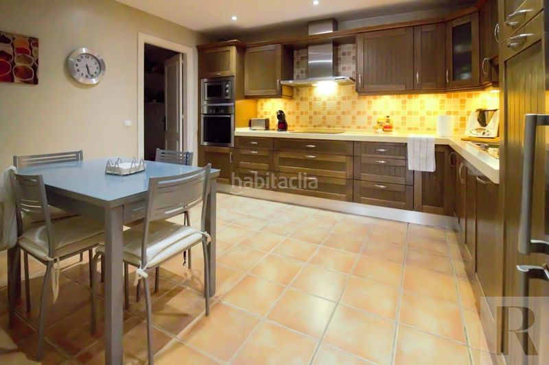 Foto d34b290c-784a-44dd-a8ea-540e3404b123. Etagenwohnung in Nueva Andalucía centro Marbella