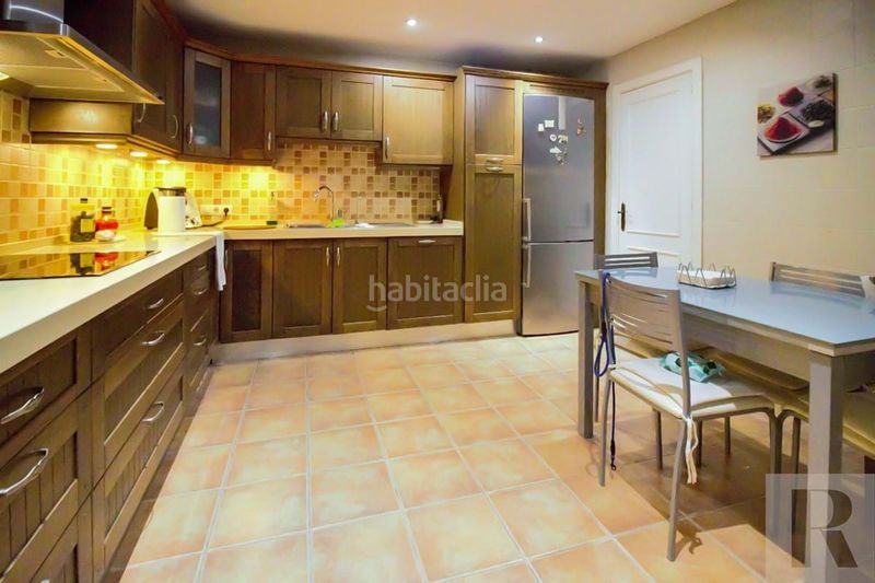 Foto e4da3dba-607f-4d16-af4f-bec551e425b8. Etagenwohnung in Nueva Andalucía centro Marbella