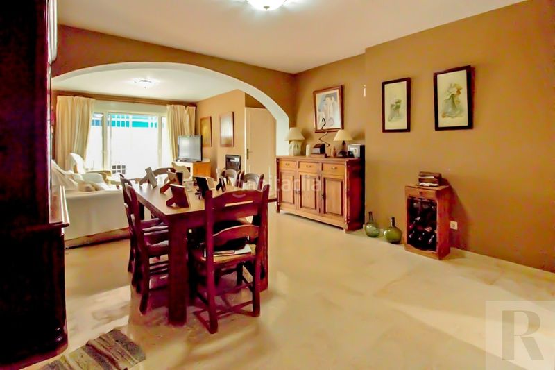 Foto fee27f17-dfbc-4532-ae3f-4e25eabca548. Etagenwohnung in Nueva Andalucía centro Marbella