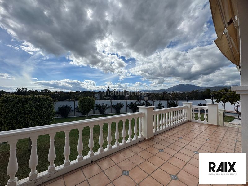 Foto 450cedda-28be-4b73-895d-4b641f90546e. Casa amb aparcament piscina a Las Lomas de Río Verde Marbella