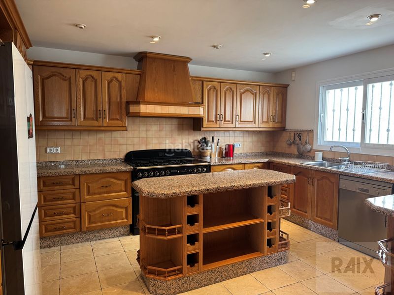 Foto a269f405-40df-477e-ac4b-def3cefbac7f. Casa amb aparcament piscina a Las Lomas de Río Verde Marbella