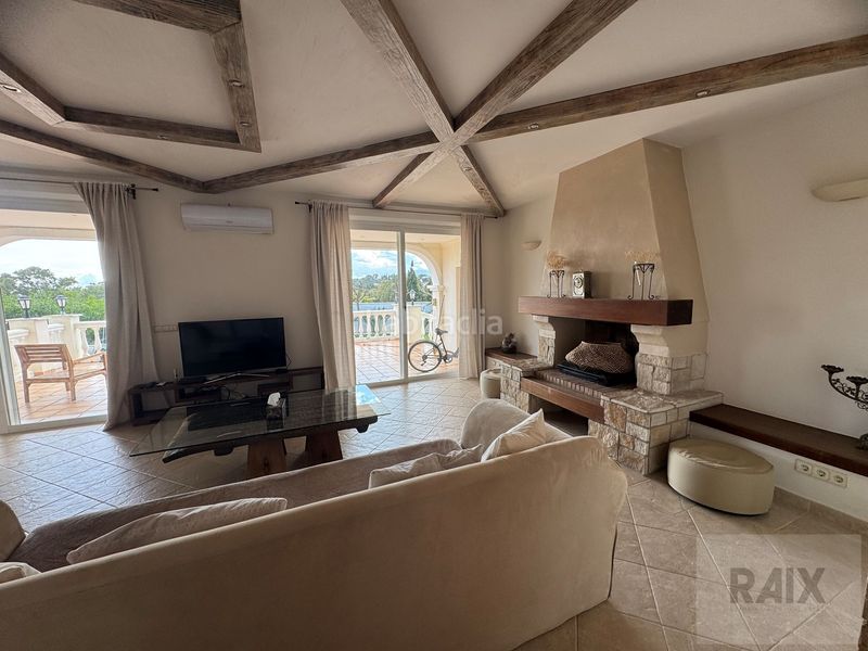 Foto e1cf289b-be1f-4123-81d4-ed045434e99a. Casa amb aparcament piscina a Las Lomas de Río Verde Marbella