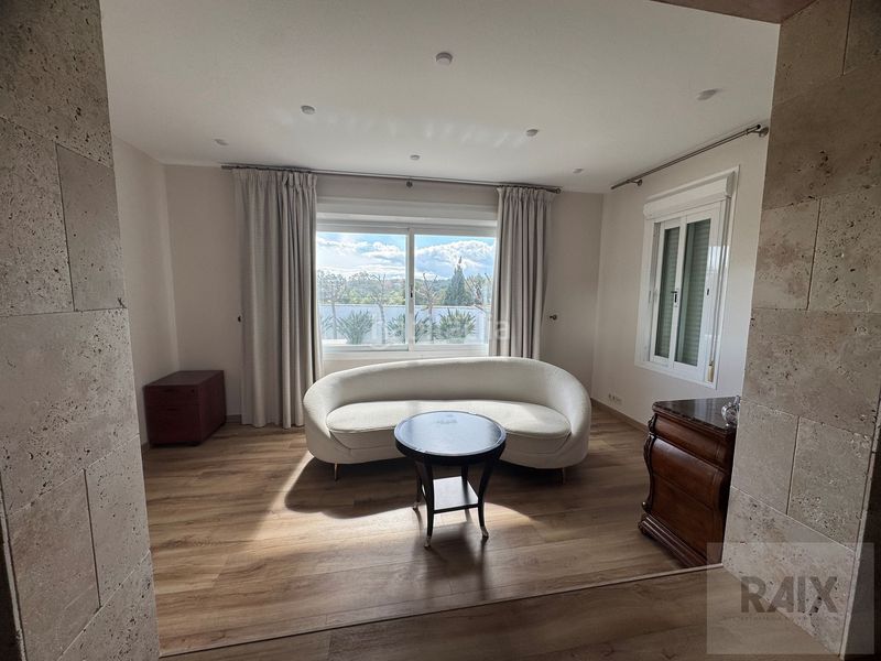 Foto ed9136f4-93ea-40db-b5ea-624cd132d0dd. Casa amb aparcament piscina a Las Lomas de Río Verde Marbella