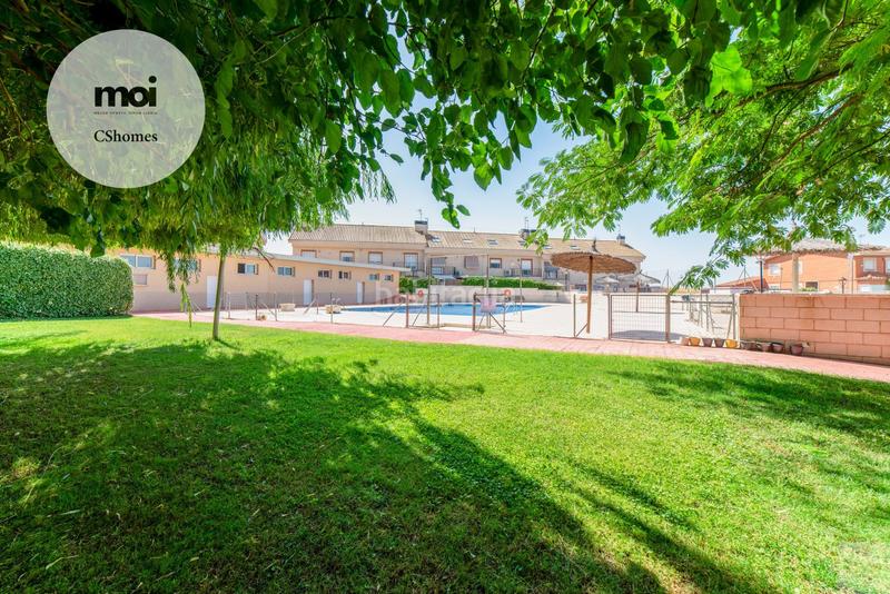 Foto 59c2b785-0f43-4845-94a6-085b90acacf6. Casa amb calefacció aparcament piscina a Las Lomas Seseña