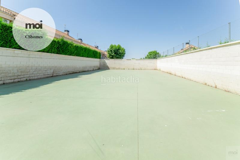 Foto dcf2b45d-2541-40ed-87f9-b9c1084ba15b. Casa amb calefacció aparcament piscina a Las Lomas Seseña