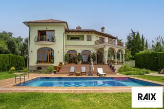 Haus  Los claveles. Villa de lujo en venta en el rosario  marbella una joya mediterr