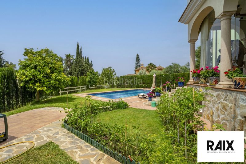 Foto bc46b9f5-0b4c-43b7-a15d-6bc10fb1a832. Casa amb calefacció aparcament piscina a El Rosario - Ricmar Marbella