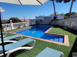 Casa  Carrer  girona . pals