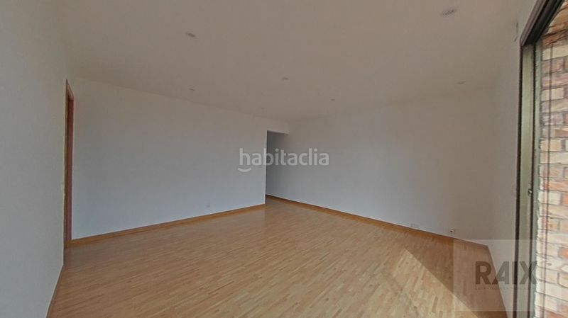 Foto 513f35e3-e448-42d2-802c-0e90d44168d9. Pis a Diagonal-Colomeres Gavà