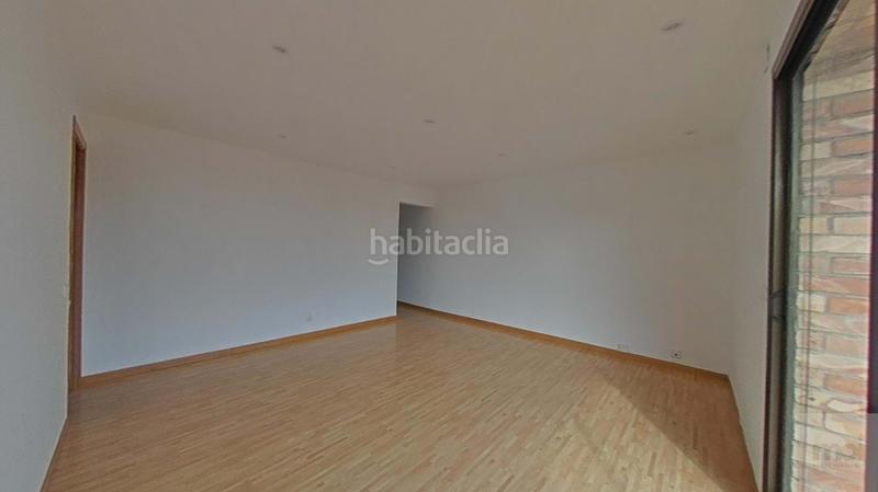 Foto 79615761-c04c-4559-87f7-8e83c8e77caf. Pis a Diagonal-Colomeres Gavà