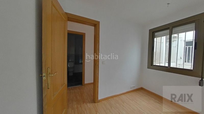 Foto d04fbd30-ec7e-4ecc-8110-f37445efcd15. Pis a Diagonal-Colomeres Gavà
