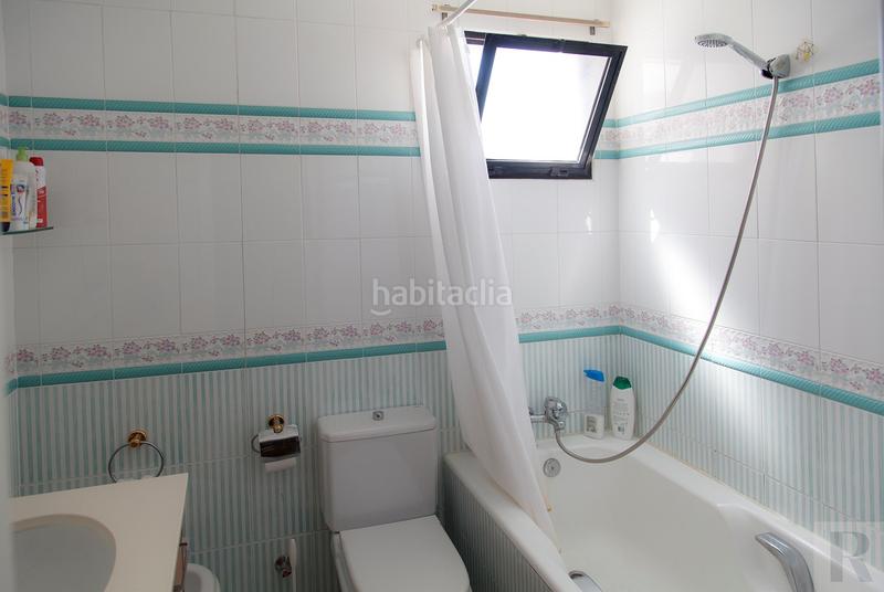 Foto f70d27b8-77d6-439d-8b28-2f49d9f0ed38. Casa en La Colina Torremolinos