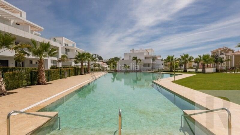 Foto b8787046-26e0-4a07-a8c0-56e11edd5b34. Pis amb aparcament a Paraiso - Barronal Estepona