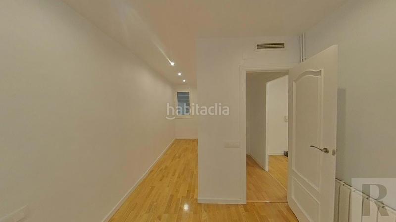 Foto c77ed2b6-7dd8-49ba-9d0b-43d6b25c89fa. Appartamento in Sants Barcelona