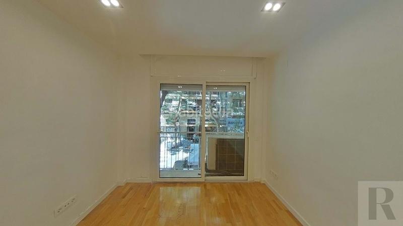 Foto dfe5f94e-084a-4596-839f-5b17b0678f93. Appartamento in Sants Barcelona