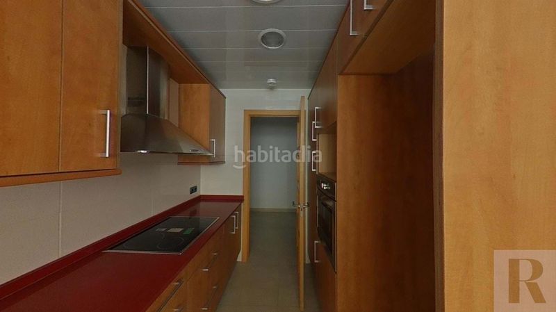 Foto 01735f8b-d1cf-4212-bdab-01262a8fc540. Pis a El Camp de l´Arpa del Clot Barcelona