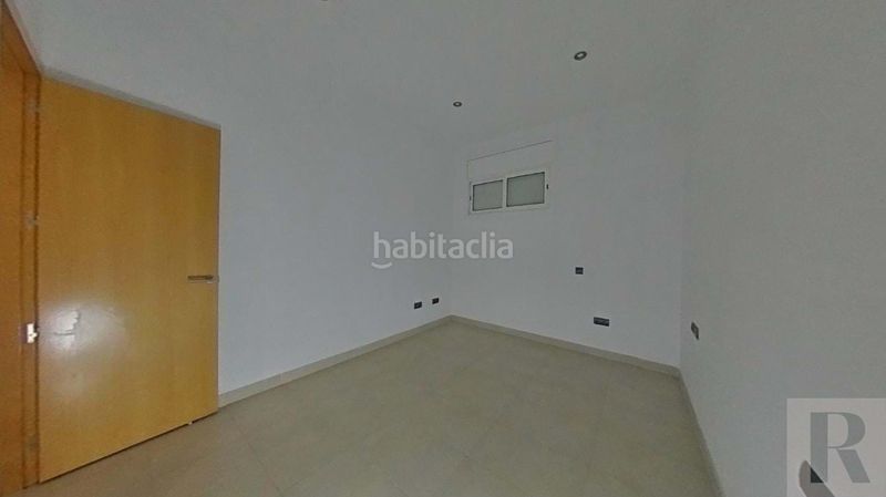 Foto 187f7bf1-401c-4452-b1ed-2c9b8a3e97e2. Pis a El Camp de l´Arpa del Clot Barcelona