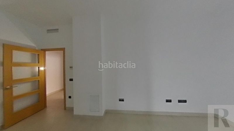 Foto 3ce998b6-fe01-4941-9910-a6c070b6e128. Pis a El Camp de l´Arpa del Clot Barcelona