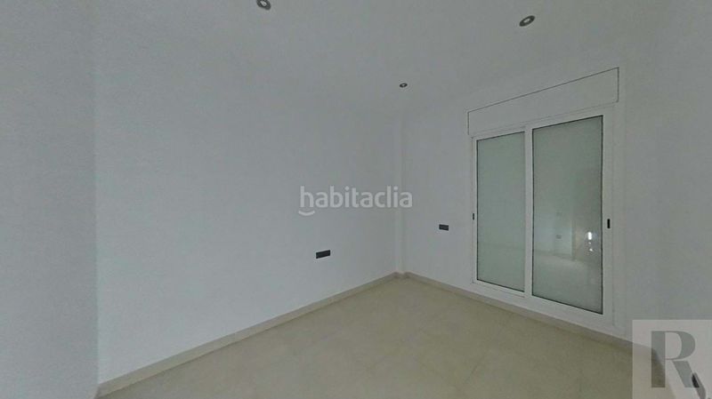 Foto 62121e01-f244-46f0-b6b3-89b110a088d3. Pis a El Camp de l´Arpa del Clot Barcelona