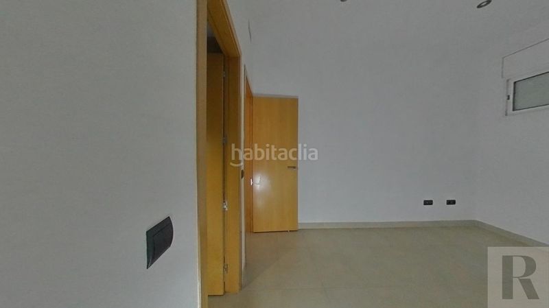 Foto 858e53c8-776e-469f-9b44-758576e12b24. Pis a El Camp de l´Arpa del Clot Barcelona