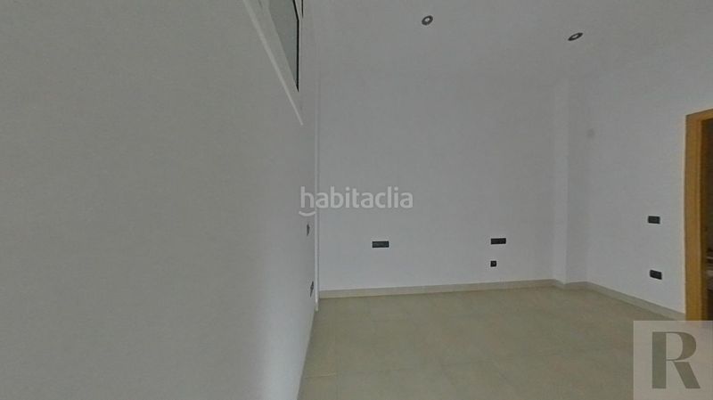 Foto baf70a4f-a79a-4bcc-a804-f0c47e96b14d. Pis a El Camp de l´Arpa del Clot Barcelona
