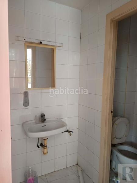 Foto c412d6d2-f13a-4bd8-a7bf-ee141b44eccd. Local comercial en Poblenou Barcelona