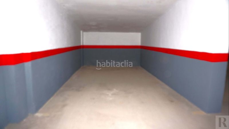 Foto 236d0982-2800-4c83-89f7-2d41be8731d8. Aparcament cotxe a Malilla Valencia