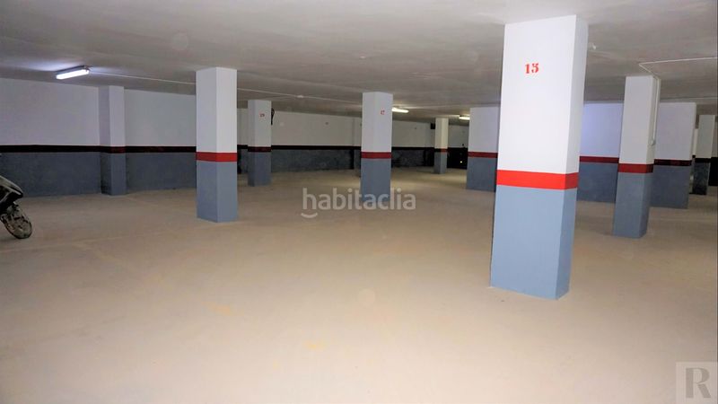 Foto 645f358e-2d5d-45fd-8940-ac8154bd339b. Aparcament cotxe a Malilla Valencia