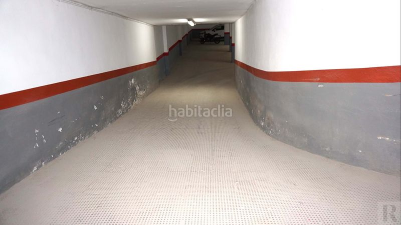 Foto c5957f54-9d81-41ba-8501-9c8b04b8619e. Aparcament cotxe a Malilla Valencia