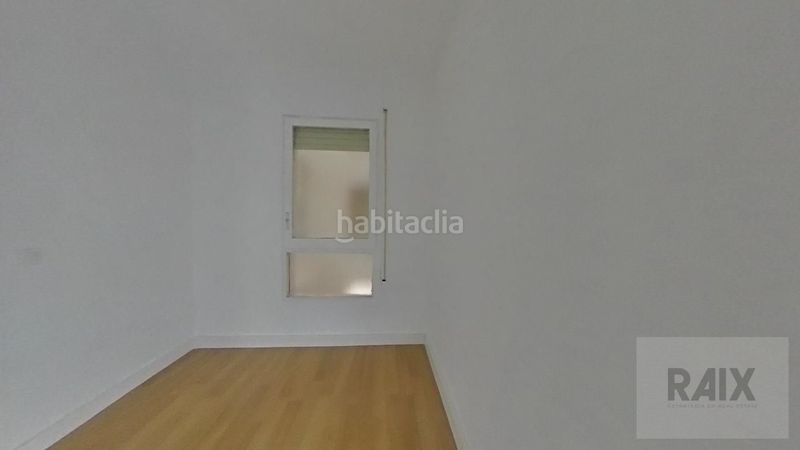 Foto 085803ad-45ba-4688-bf83-dea3aaf2bacf. Piso en Centre Sabadell