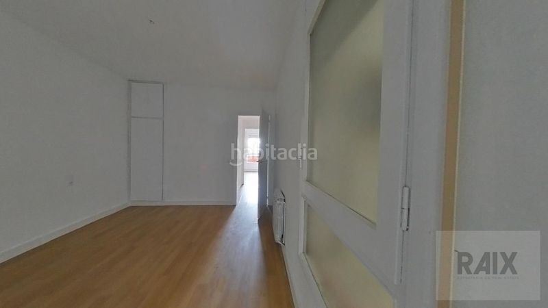 Foto eb18d970-c44c-4e16-a42b-586511ed5c25. Piso en Centre Sabadell