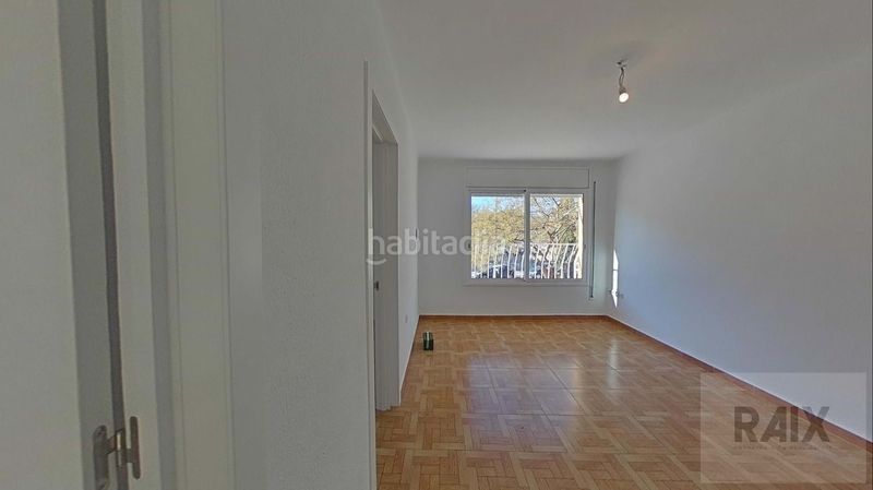 Foto 3ec026f0-b995-47b4-b561-54b55e63387a. Pis a Els Merinals Sabadell