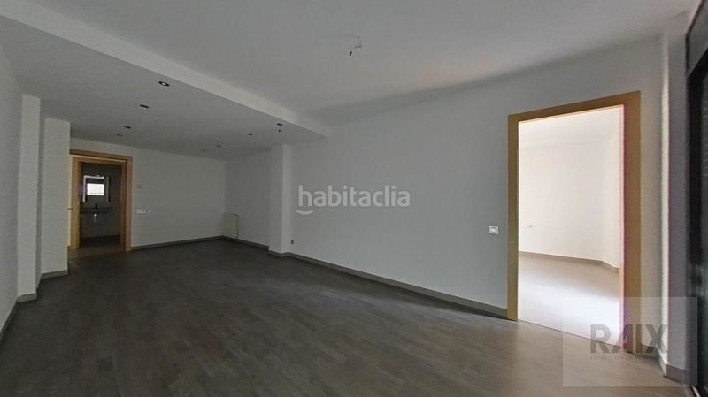 Foto 32e6e6b3-71ae-4757-9034-9b3a08321cc8. Pis amb calefacció aparcament a Centre Sabadell