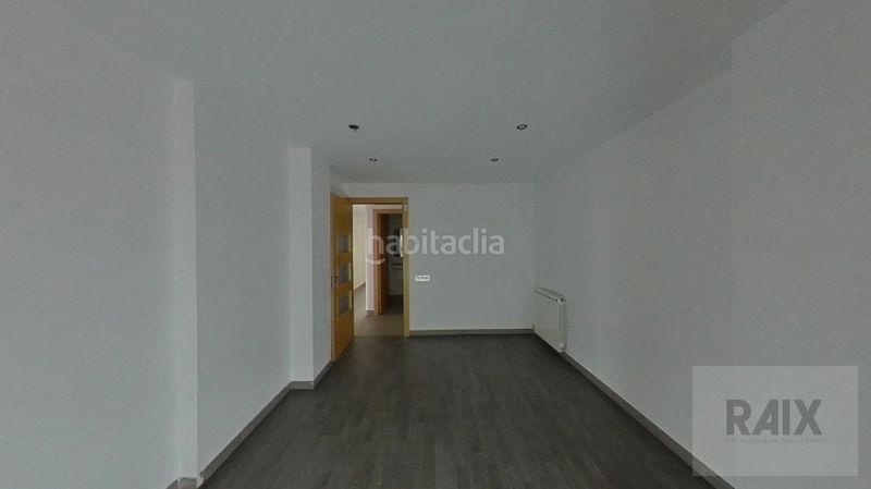 Foto da2e78c8-2d16-4c17-be1b-6417e5adbdc7. Pis amb calefacció aparcament a Centre Sabadell