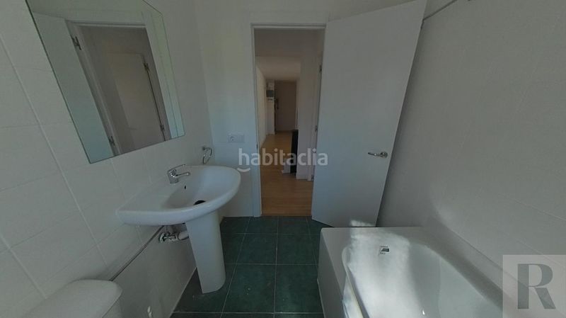 Foto 5117ed4f-4d75-49c8-93b3-d0f0c6f847b0. Piso en Els Merinals Sabadell