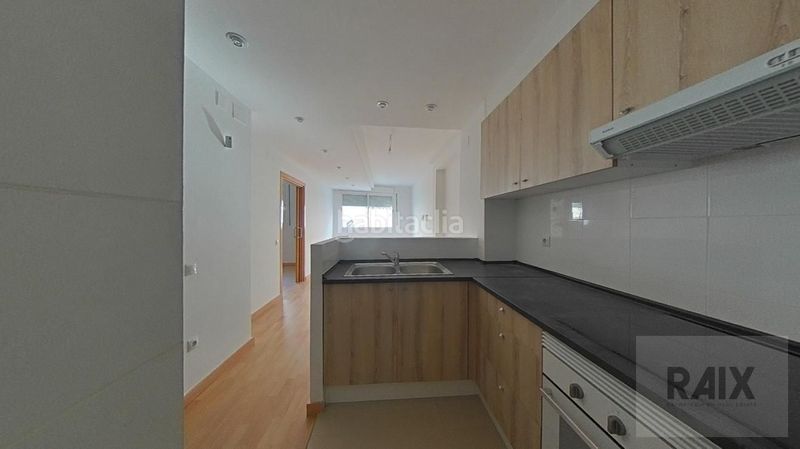 Foto 0fe4a03d-cf99-4908-afce-b23e78f5a636. Estudi a Centre Sabadell