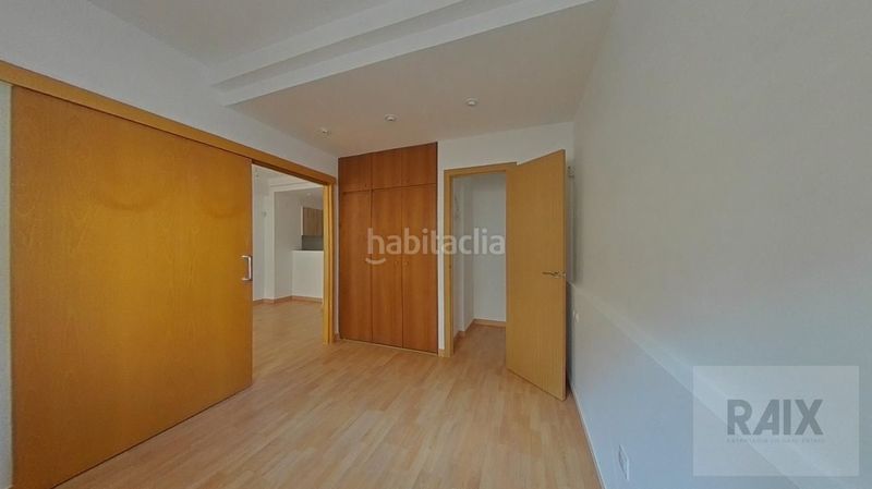 Foto 5bf504b5-eabb-4fc1-a3cf-bfcf15e1fef0. Estudi a Centre Sabadell