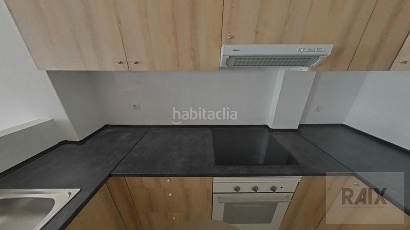 Foto 9165334b-4896-4ca5-b57b-550533ffb0c9. Estudi a Centre Sabadell
