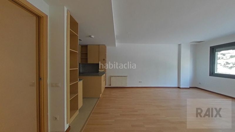 Foto c9ec8a25-2cdd-4f56-8d0c-0091372680f9. Appartamento con riscaldamento in Eixample Sabadell