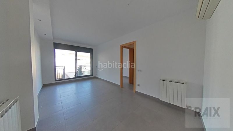 Foto bd987924-1398-4212-8e46-a65e252a10ba. Pis amb calefacció a Centre Sabadell