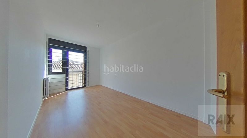Foto 122901cb-73d9-4cc0-872b-a0f5363cd738. Casa amb calefacció aparcament a Centre Sabadell