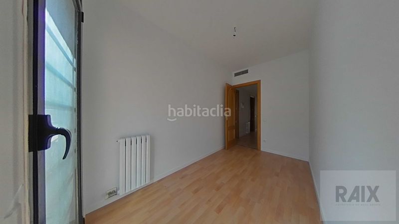 Foto 14332065-9ac7-49cb-9d15-2a3d716c7276. Casa amb calefacció aparcament a Centre Sabadell