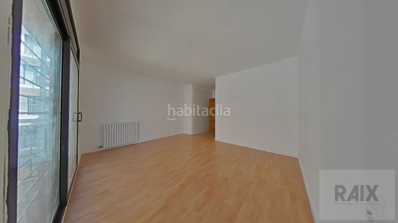 Foto 45e88963-7b3c-42e5-a986-8356e1671ec0. Casa amb calefacció aparcament a Centre Sabadell