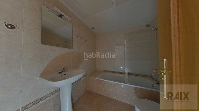 Foto 4e33e768-d1cc-4d27-a239-c802c6ed73b6. Casa amb calefacció aparcament a Centre Sabadell